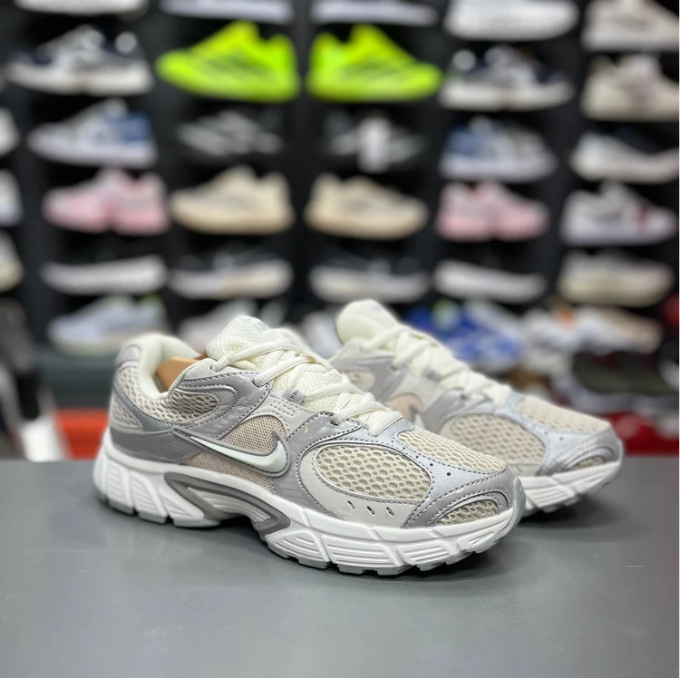 کتونی نایک وی فایو کی / Nike v5k run / ساخت ویتنام وارداتی سایز ۳۷ الی 45 /ضمانت کیفیت کالا/فروش تکی و عمده
