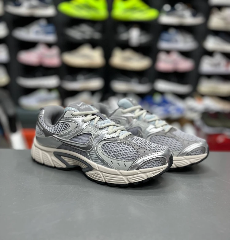 کتونی نایک وی فایو کی / Nike v5k run / ساخت ویتنام وارداتی سایز ۳۷ الی 45 /ضمانت کیفیت کالا/فروش تکی و عمده