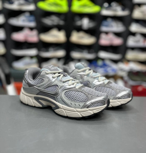 کتونی نایک وی فایو کی / Nike v5k run / ساخت ویتنام وارداتی سایز ۳۷ الی 45 /ضمانت کیفیت کالا/فروش تکی و عمده