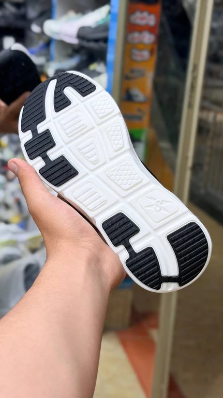 کتونی وارداتی اسکیچرز/ بدون بند مموری فوم سبک و طبی و راحت مستر کوالیتی / Skechers Slip _Ins Ultra Go Sole Memory Foam / ساخت ویتنام وارداتی/ سایز۳۷_۳۸_۳۹_۴۰ / فروش تکی و عمده / ضمانت و کیفیت کالا