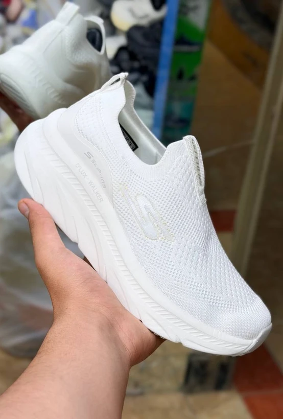 کتونی وارداتی اسکیچرز/  بدون بند مموری فوم سبک و طبی و راحت مستر کوالیتی / Skechers Slip _Ins Ultra Go Sole Memory Foam / ساخت ویتنام وارداتی/  سایز۳۷_۳۸_۳۹_۴۰ / فروش تکی و عمده / ضمانت و کیفیت کالا