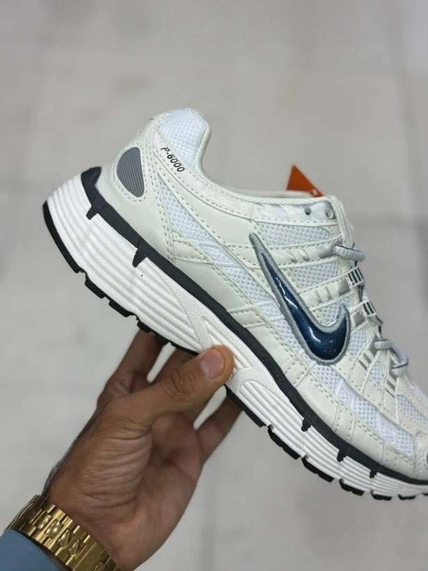 کتونی نایک nike p-6000 ساخت ویتنام سایز ۴۰ تا ۴۵ دارای رنگبندی مختلف . فروش به صورت تک و عمده