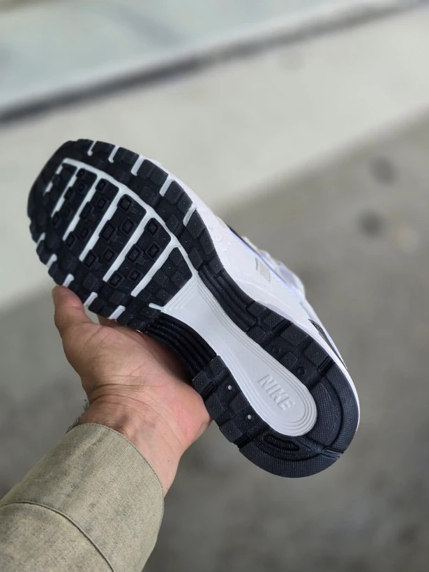 کتونی نایک nike p-6000 ساخت ویتنام سایز ۴۰ تا ۴۵ دارای رنگبندی مختلف . فروش به صورت تک و عمده