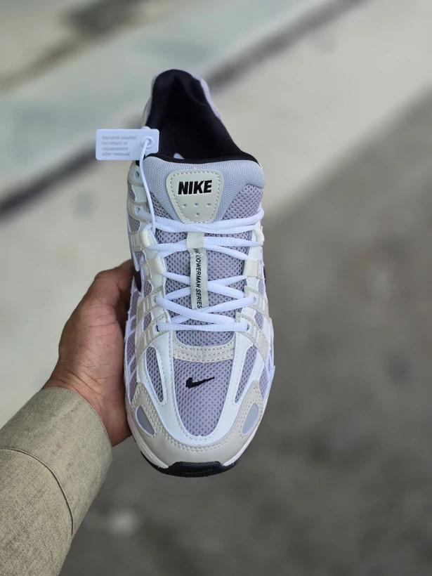 کتونی نایک nike p-6000 ساخت ویتنام سایز ۴۰ تا ۴۵ دارای رنگبندی مختلف . فروش به صورت تک و عمده