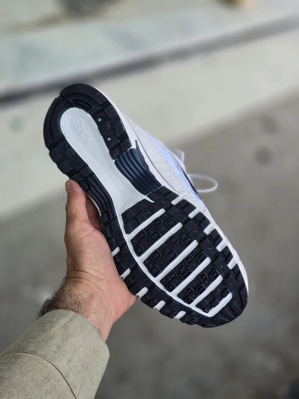 کتونی نایک nike p-6000 ساخت ویتنام سایز ۴۰ تا ۴۵ دارای رنگبندی مختلف . فروش به صورت تک و عمده
