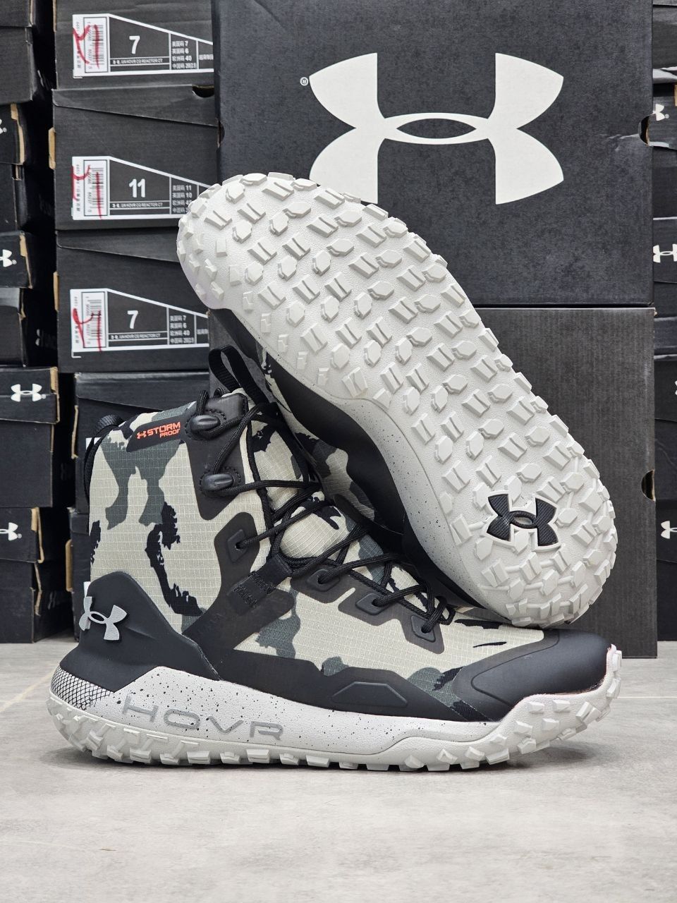 بوت آندرارمور / مدل هاورداون ضد آب / Under armor hovr / ساخت ویتنام وارداتی /  بالاترین کیفیت / سایز۴۰الی ۴۵ / فروش تکی و عمده / ضمانت کیفیت کالا /