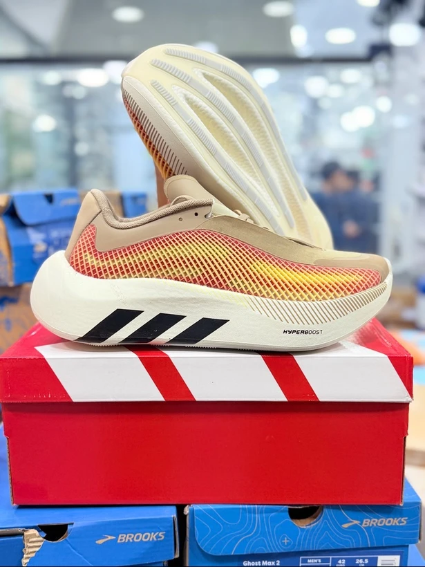 کتونی آدیداس هایپربوست/  مسترکوالیتی / سایزبندی 40 تا 45 / Adidas Hyper boost /  فروش تک و عمده