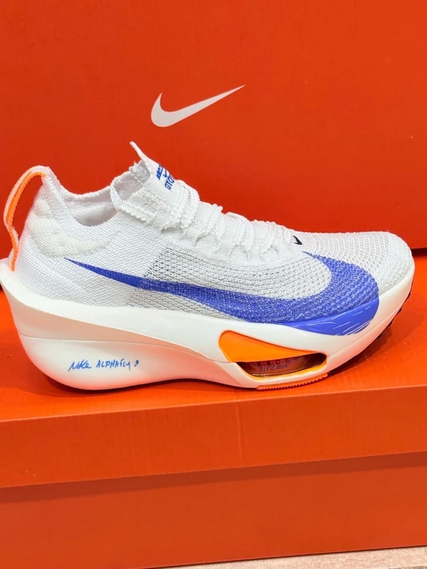 کتونی نایک آلفافلای ۳ مسترکوالیتی/سایز 40 الی 45/ساخت ویتنامNike Alphafly 3/فروش تک و عمده