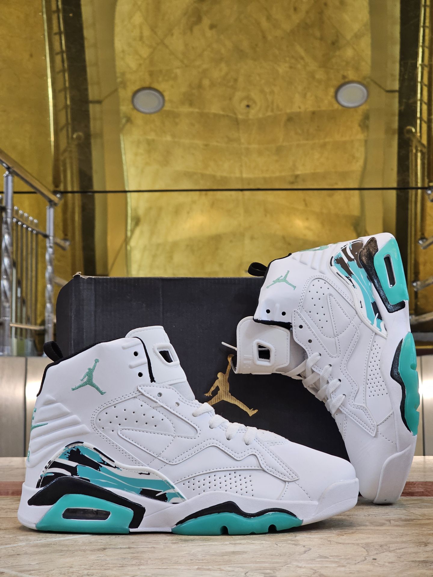 کتونی نایک ایر جردن ۲۳ /nike  Air jordan 23 / ویتنام وارداتی / سایز ۴۰ تا ۴۵ / مسترکوالیتی a درجه یک / دارای ضمانت کالا / بسکتبالی