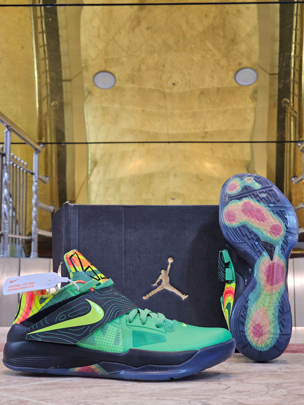 کتونی نایک کی دی فور / Nike KD 4 / سایز ۴۰ تا ۴۵ / مستر کوالیتی a / دارای ضمانت کالا / فروش به صورت تک و عمده / ویتنام وارداتی / بسکتبالی