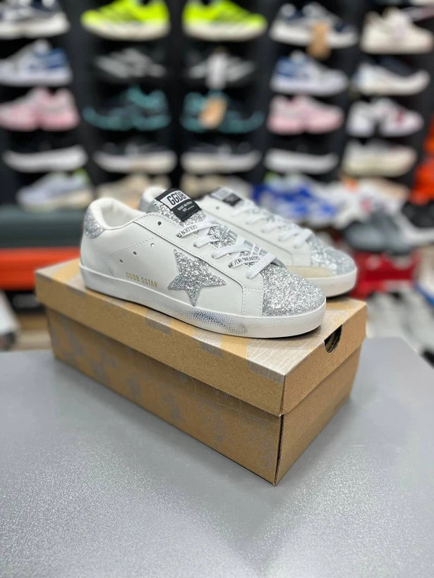 کتونی گلدن گوس سوپراستار / مسترکوالیتی درجه یک / Golden Goose Super-Star / سایز۳۷ الی ۴۰ / ضمانت اصالت و کیفیت کالا / فروش تکی و عمده