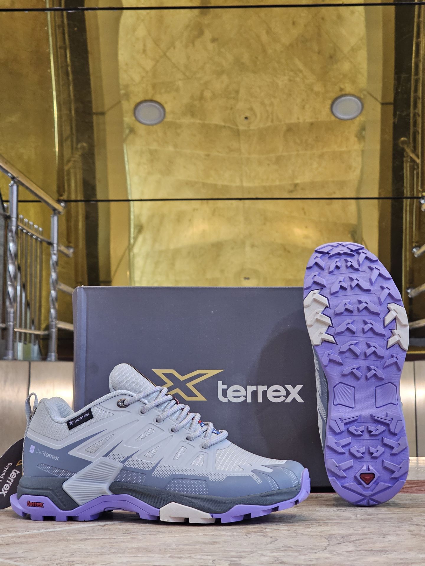 کتونی آدیداس  ترکس گورتکس /  terrex goretex AX4/ سایز ۳۷ تا ۴۵ / ویتنام وارداتی / مسترکوالیتی / فروش به صورت تک و عمده