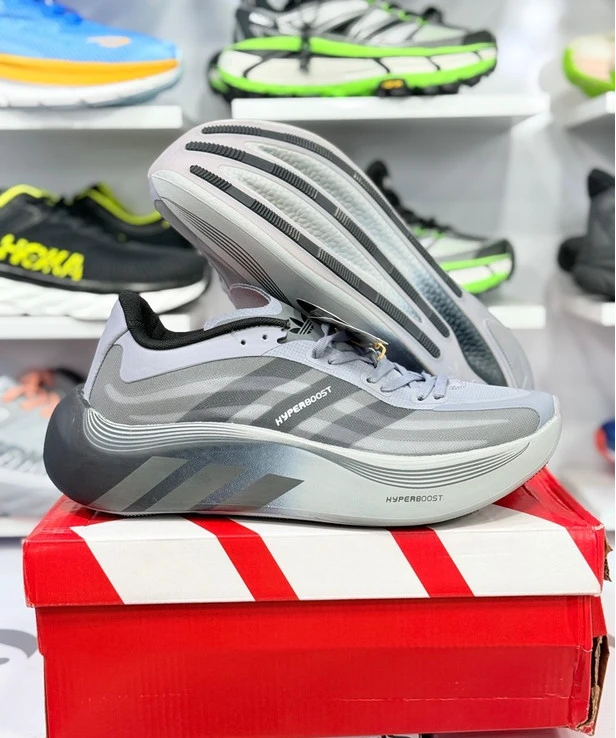 کتونی آدیداس هایپربوست/ مسترکوالیتی / سایزبندی ۴۰ تا 45 / Adidas Hyper boost / فروش تک و عمده